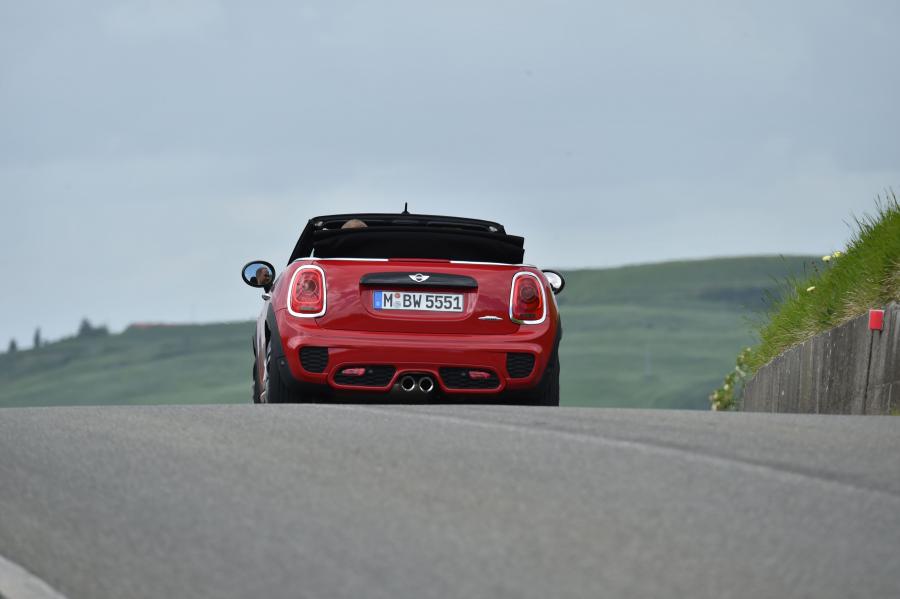  Mini Cooper S JCW Cabrio 2016 года  (фото 76 из 104)